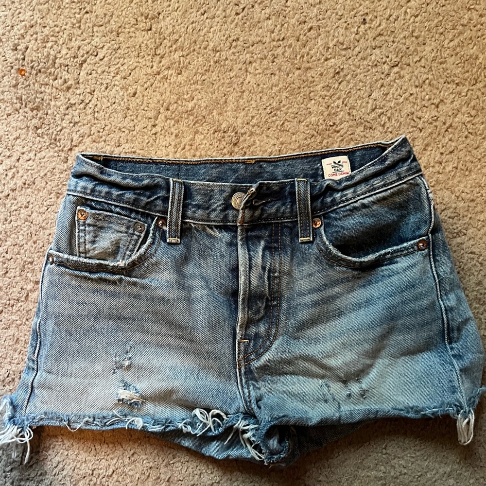 Levi’s button fly denim shorts, size 25